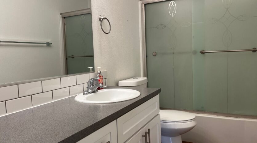 2772 SE Van Water St - Milwaukie - Oregon - 3 bed, 2 bath rental property