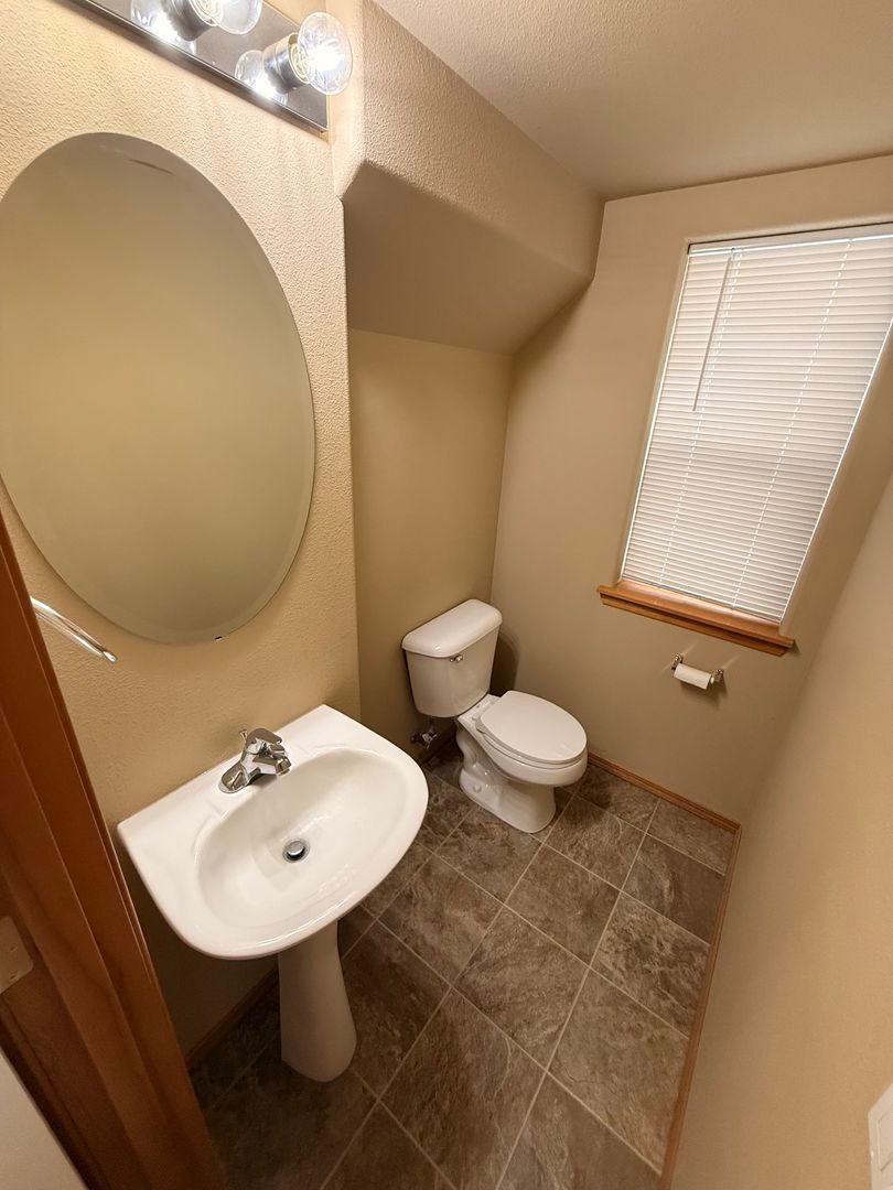 2976 SW Indian Circle - Redmond - Oregon - 3 bed, 2.5 bath rental property