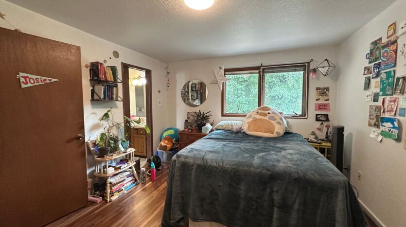 3025 Wilson Ave Aly - Bellingham - Washington - 4 bed, 2 bath rental property
