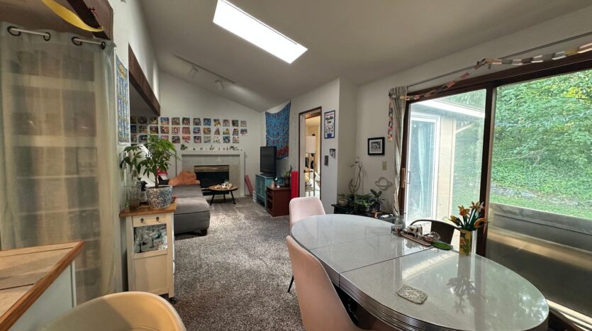 3025 Wilson Ave Aly - Bellingham - Washington - 4 bed, 2 bath rental property