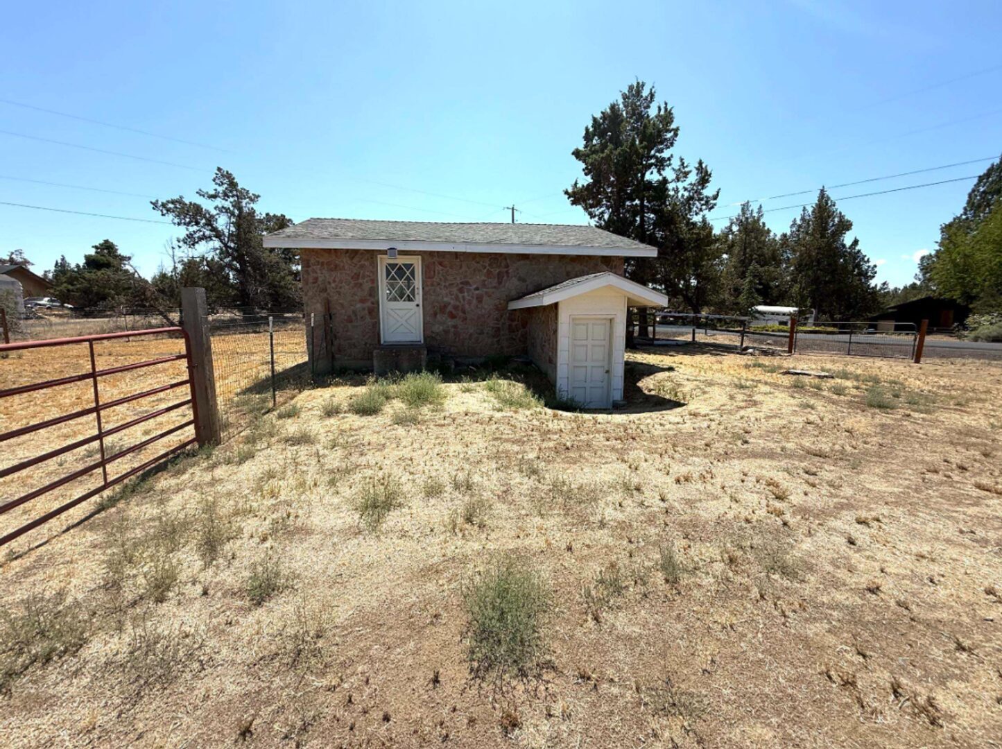 3890 NW 25th Street - Redmond - Oregon - 3 bed, 2 bath rental property