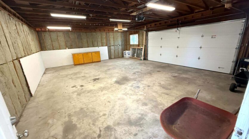 3890 NW 25th Street - Redmond - Oregon - 3 bed, 2 bath rental property