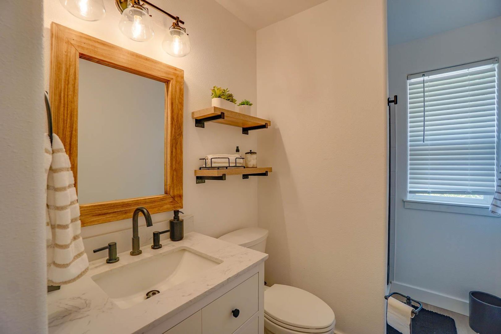 4013 NW 14th Ave - Camas - Washington - 4 bed, 3 bath rental property