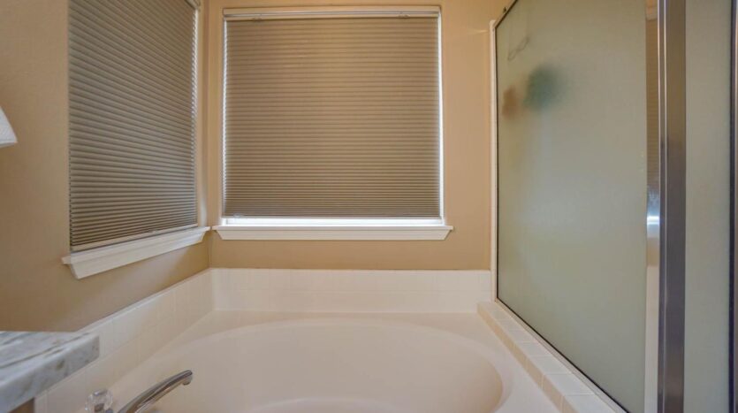 4013 NW 14th Ave - Camas - Washington - 4 bed, 3 bath rental property