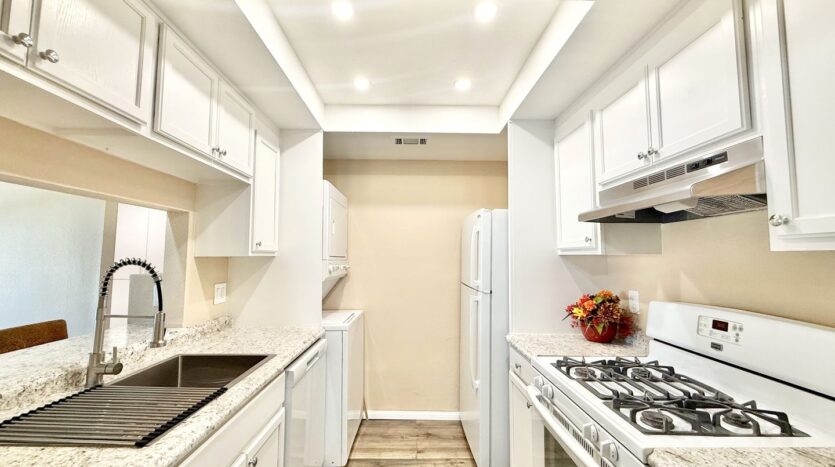 45546 Aladdin St C202 - Indio - California - 2 bed, 1 bath rental property