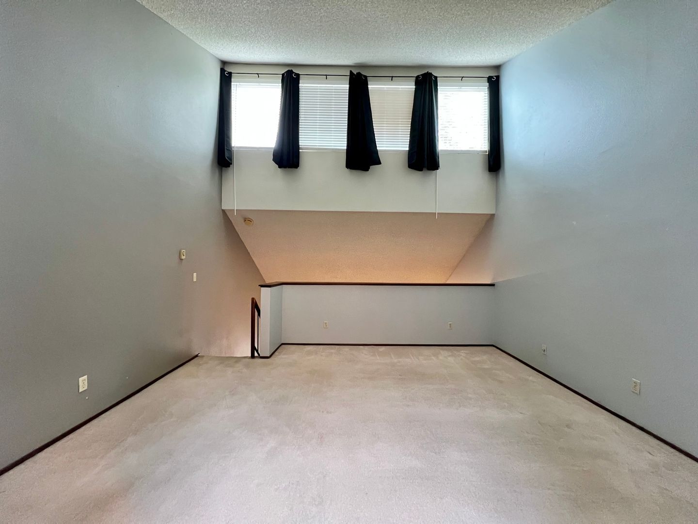 4656 SW Comus Pl - Portland - Oregon - 2 bed, 2 bath rental property