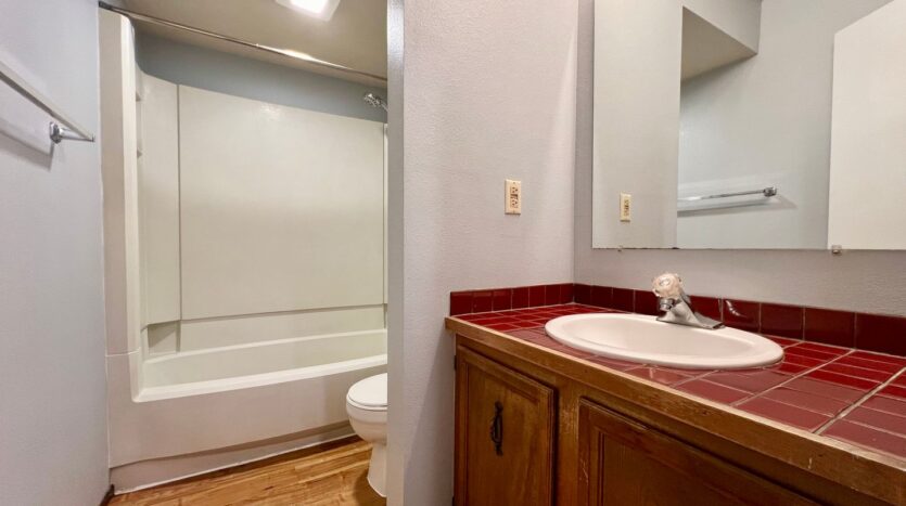 4656 SW Comus Pl - Portland - Oregon - 2 bed, 2 bath rental property