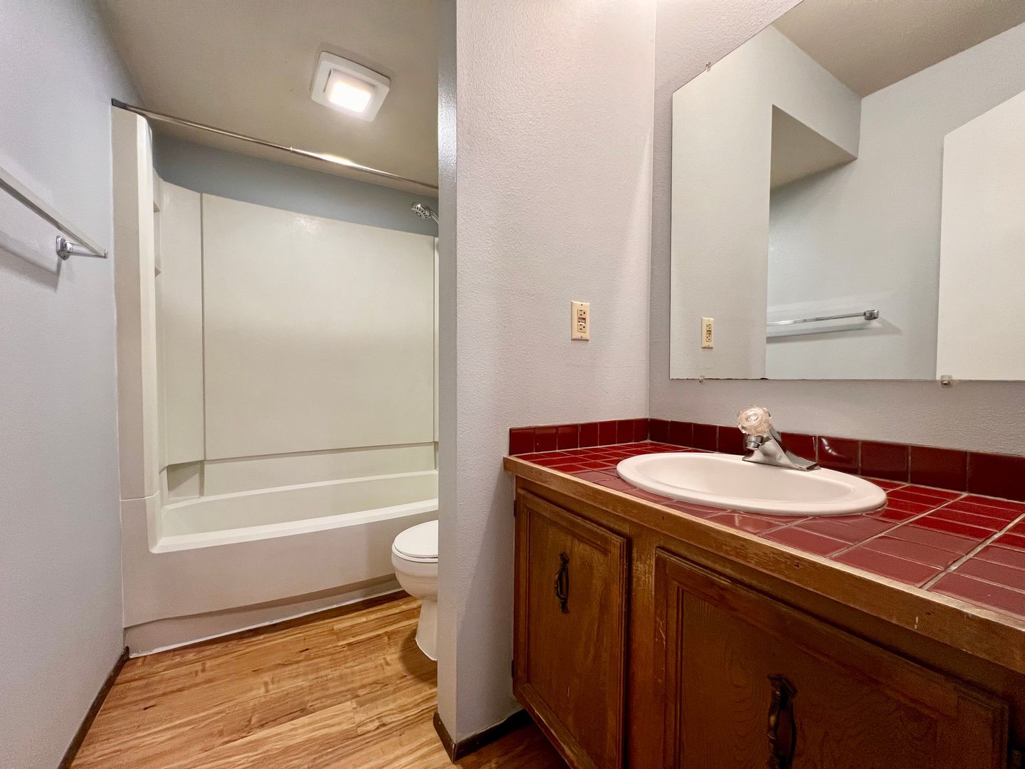 4656 SW Comus Pl - Portland - Oregon - 2 bed, 2 bath rental property