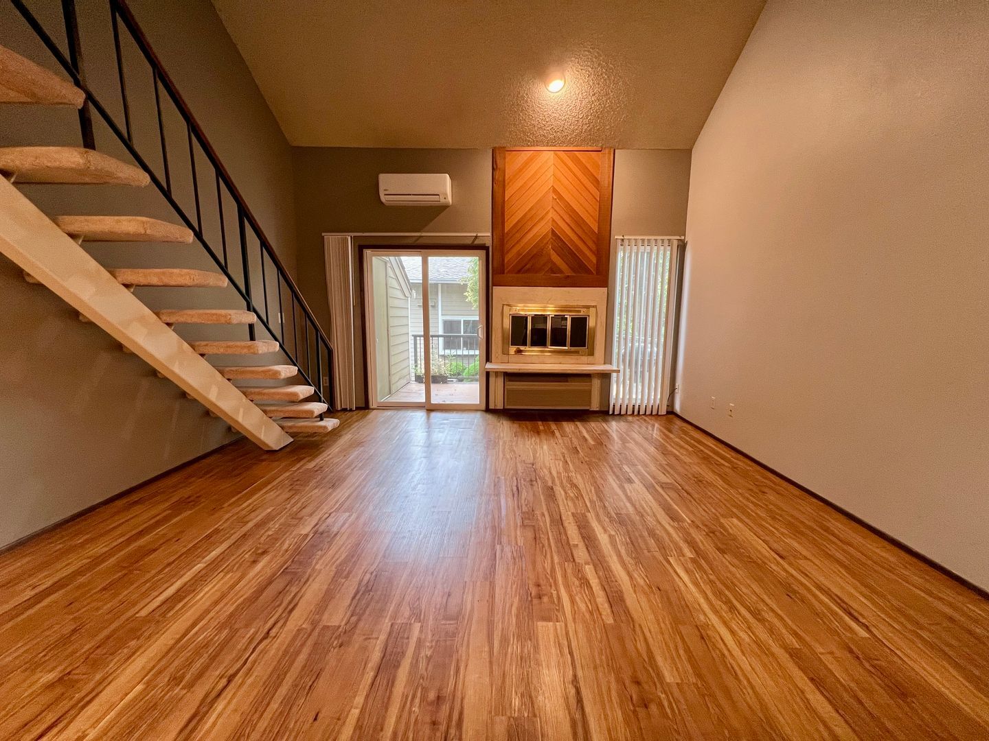4656 SW Comus Pl - Portland - Oregon - 2 bed, 2 bath rental property