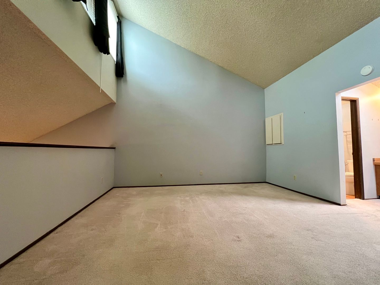4656 SW Comus Pl - Portland - Oregon - 2 bed, 2 bath rental property