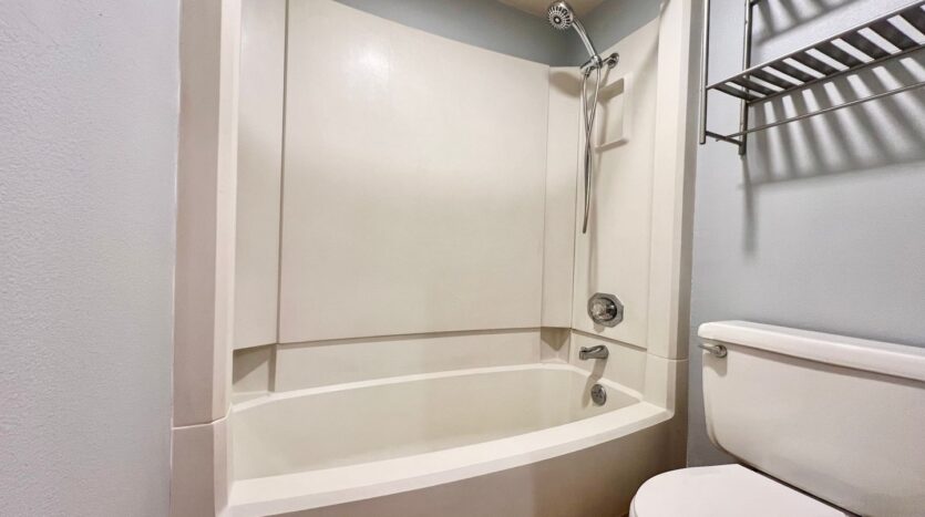 4656 SW Comus Pl - Portland - Oregon - 2 bed, 2 bath rental property