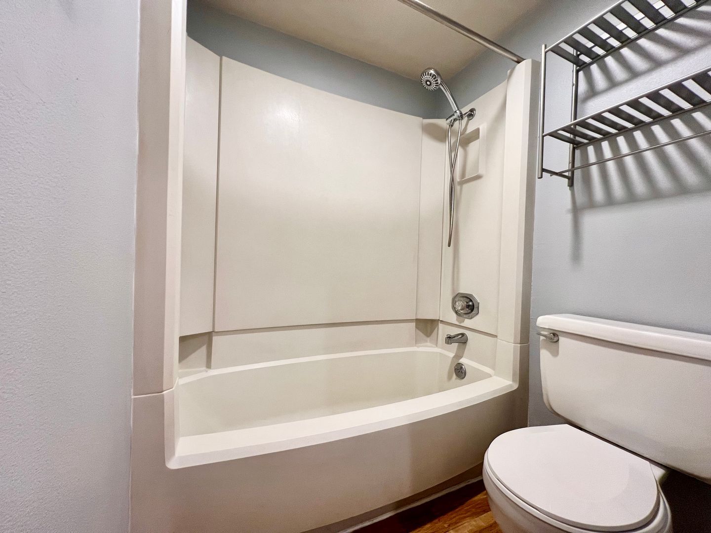 4656 SW Comus Pl - Portland - Oregon - 2 bed, 2 bath rental property