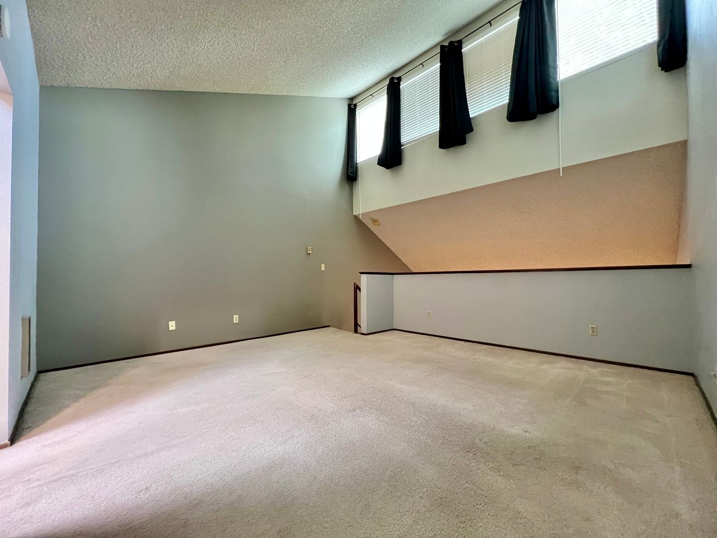 4656 SW Comus Pl - Portland - Oregon - 2 bed, 2 bath rental property