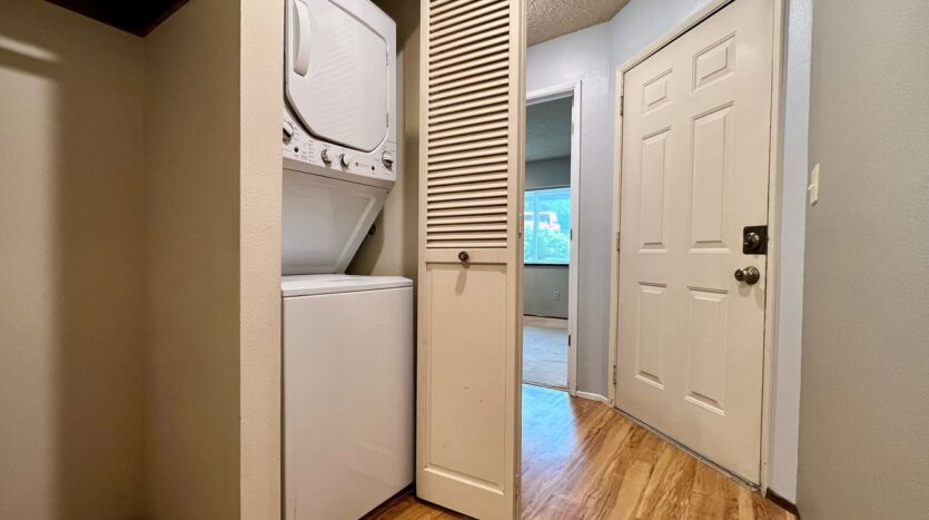 4656 SW Comus Pl - Portland - Oregon - 2 bed, 2 bath rental property