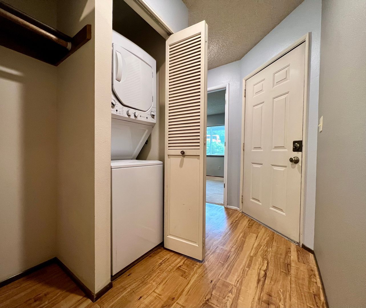 4656 SW Comus Pl - Portland - Oregon - 2 bed, 2 bath rental property