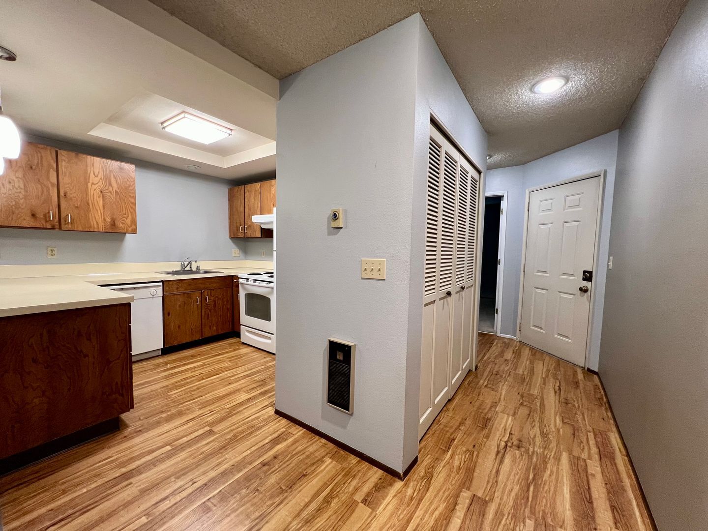4656 SW Comus Pl - Portland - Oregon - 2 bed, 2 bath rental property