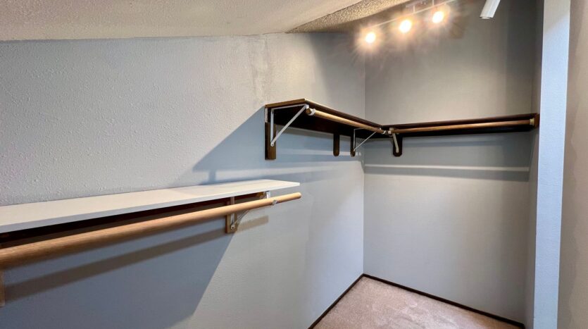 4656 SW Comus Pl - Portland - Oregon - 2 bed, 2 bath rental property
