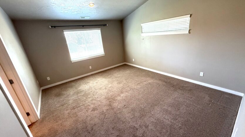 4832 SW Volcano Avenue - Redmond - Oregon - 3 bed, 2 bath rental property