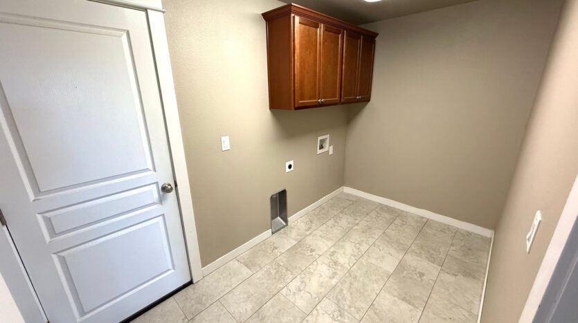 4832 SW Volcano Avenue - Redmond - Oregon - 3 bed, 2 bath rental property