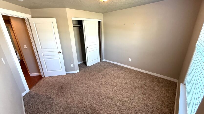 4832 SW Volcano Avenue - Redmond - Oregon - 3 bed, 2 bath rental property
