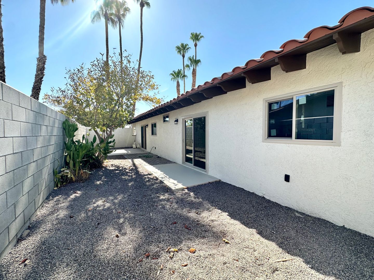 561 Desert View Dr Apt 4 - Palm Springs - California - 1 bed, 1 bath rental property