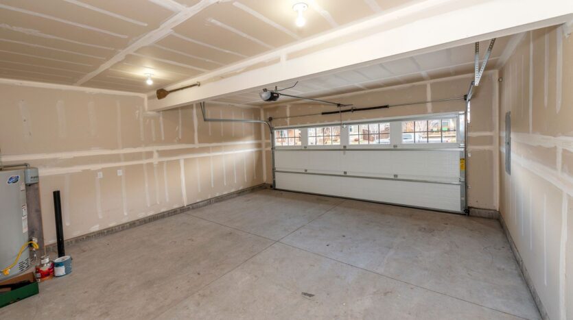 61166 Snowbrush Dr - Bend - Oregon - 3 bed, 2.5 bath rental property