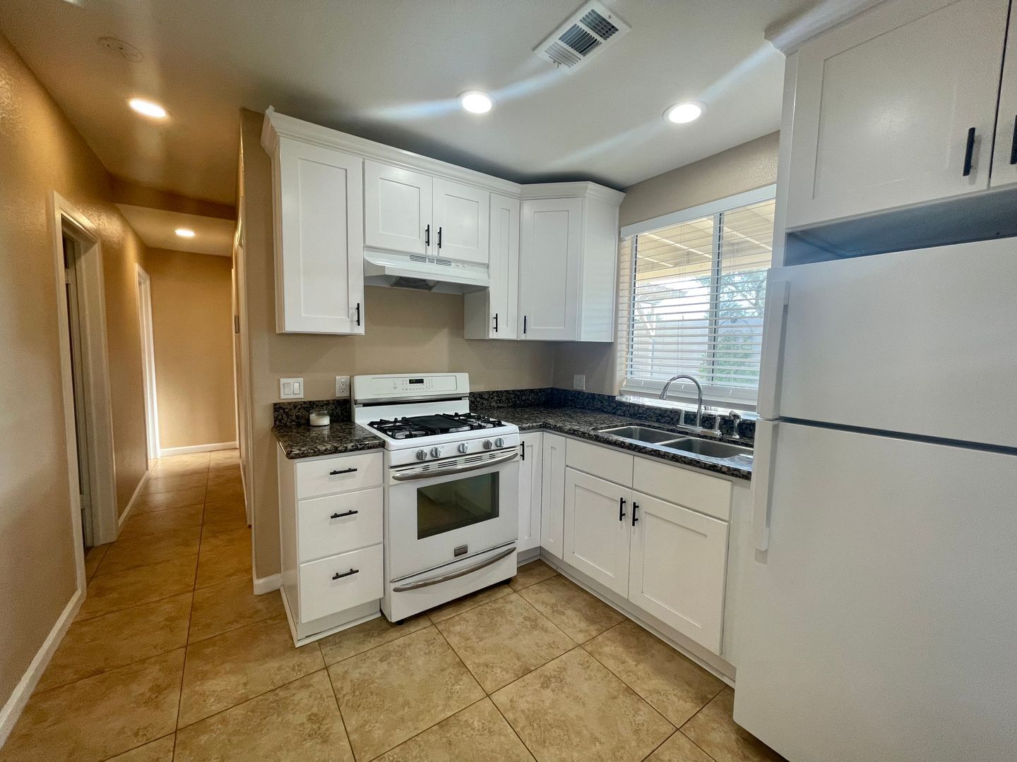 66183 2nd St - Desert Hot Springs - California - 2 bed, 1.5 bath rental property
