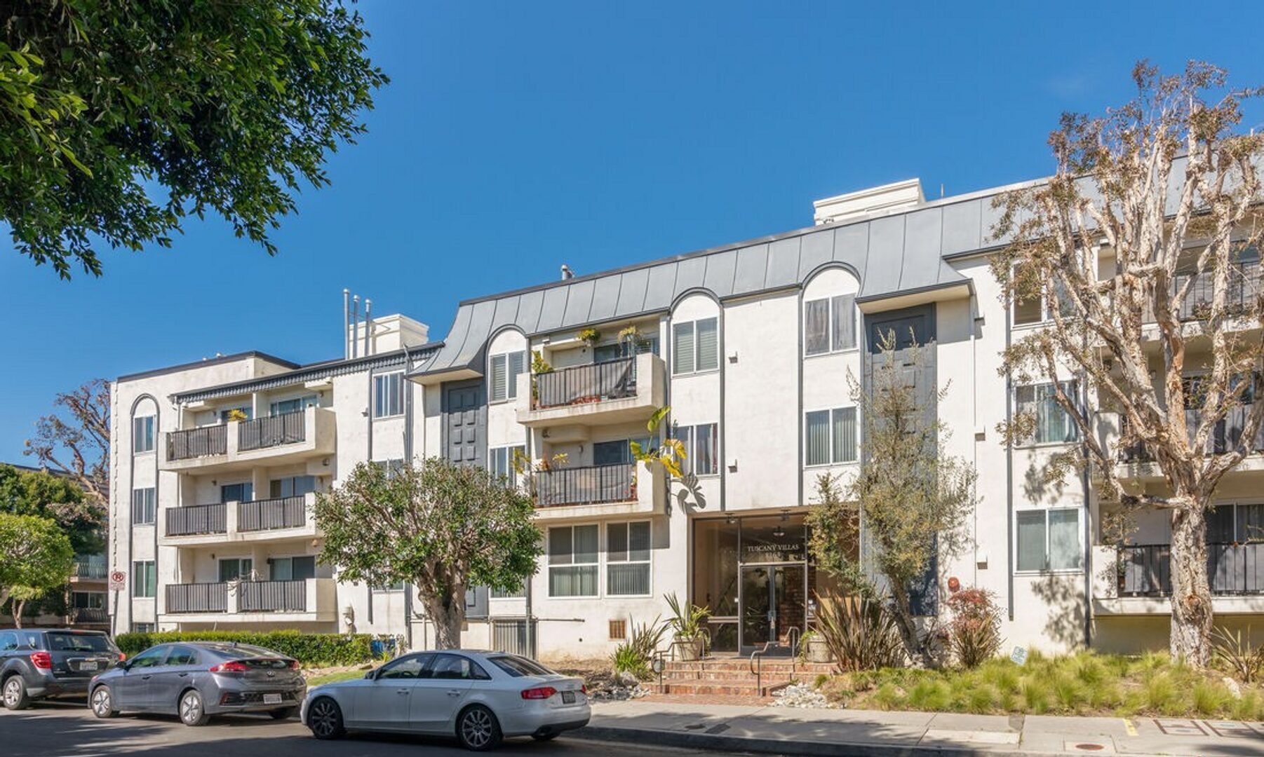 8163 Redlands St. Unit 5 - Los Angeles - California - 1 bed, 1 bath rental property