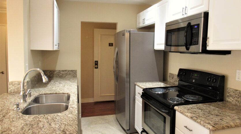 8163 Redlands St. Unit 5 - Los Angeles - California - 1 bed, 1 bath rental property