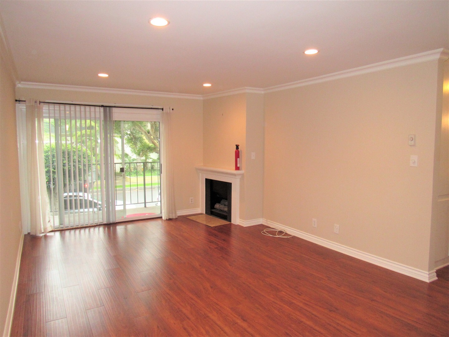 8163 Redlands St. Unit 5 - Los Angeles - California - 1 bed, 1 bath rental property
