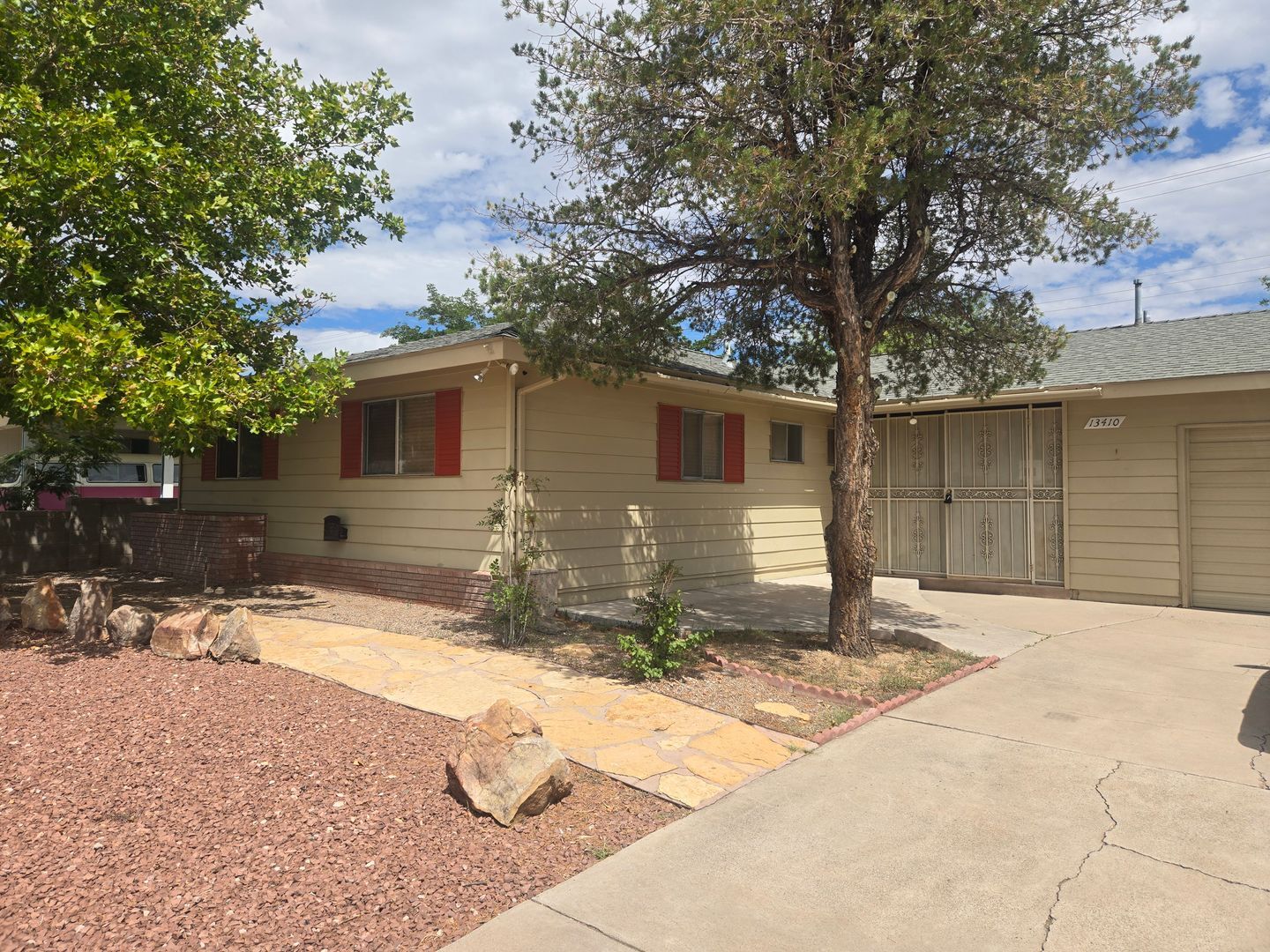 13410 Mountain View Ave NE - Albuquerque - New Mexico - 3 bed, 2 bath rental property