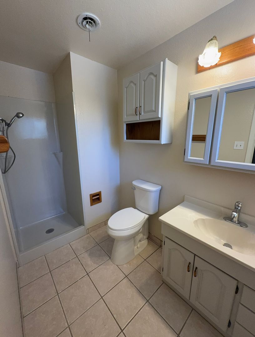 13410 Mountain View Ave NE - Albuquerque - New Mexico - 3 bed, 2 bath rental property