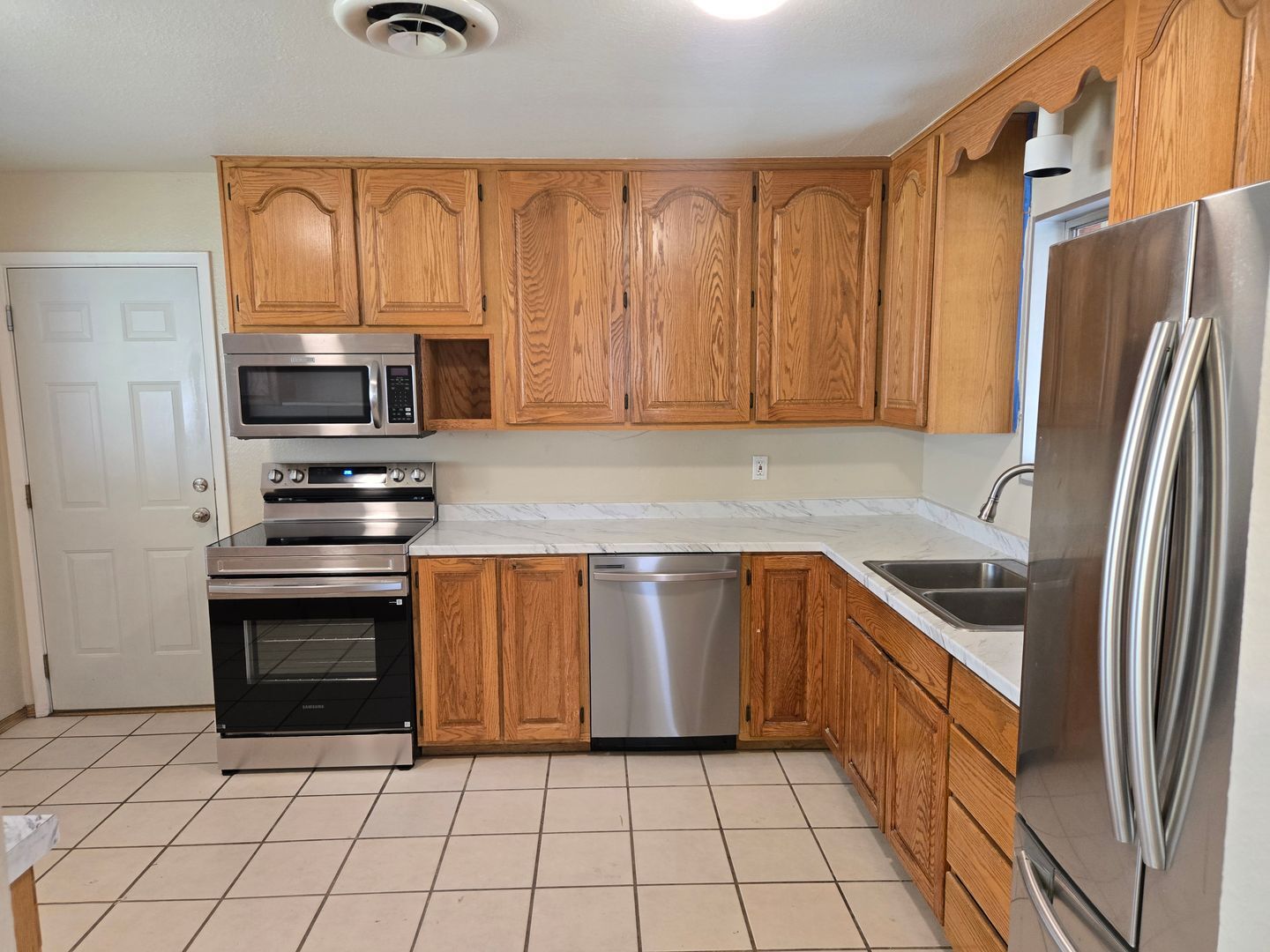 13410 Mountain View Ave NE - Albuquerque - New Mexico - 3 bed, 2 bath rental property