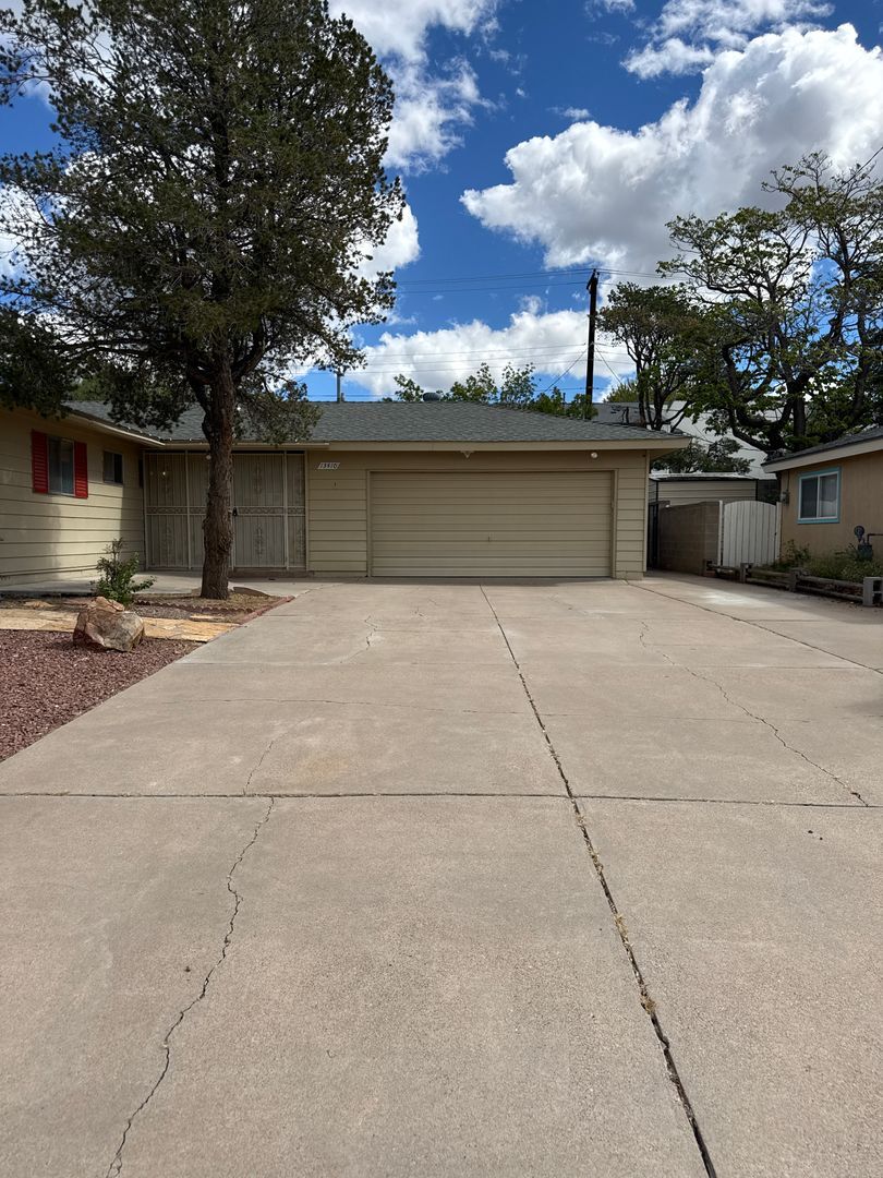 13410 Mountain View Ave NE - Albuquerque - New Mexico - 3 bed, 2 bath rental property