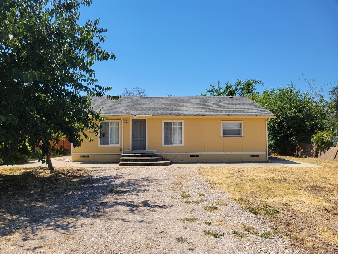 1528 Los Robles