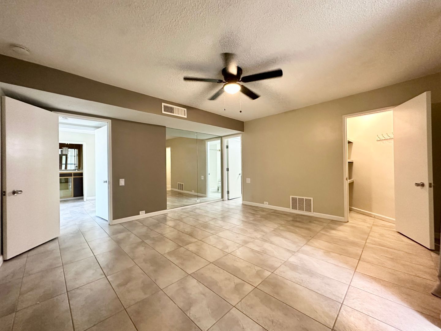 200 Camino Norte - Palm Springs - California - 2 bed, 2 bath rental property