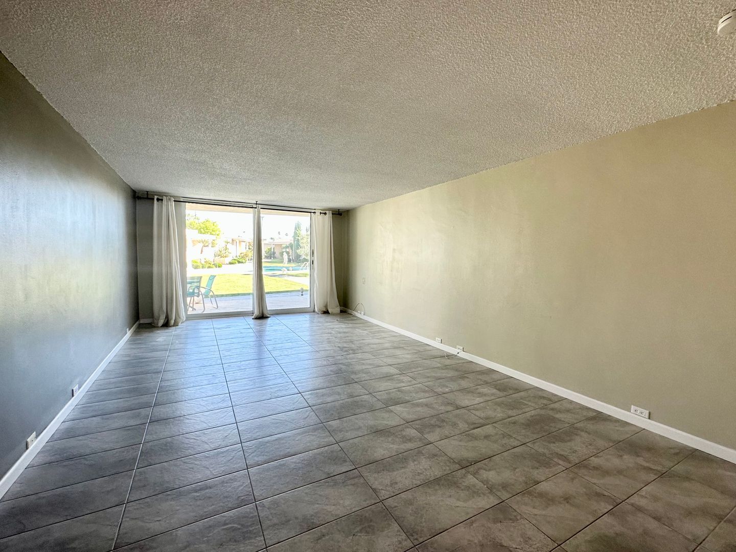 200 Camino Norte - Palm Springs - California - 2 bed, 2 bath rental property