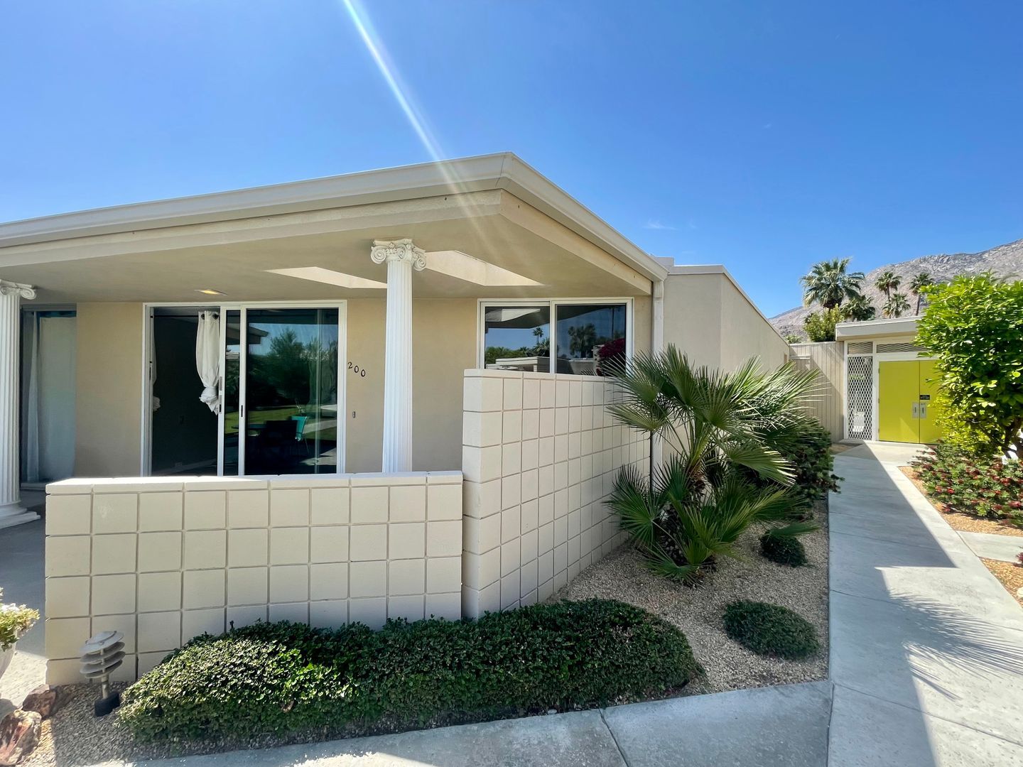 200 Camino Norte - Palm Springs - California - 2 bed, 2 bath rental property