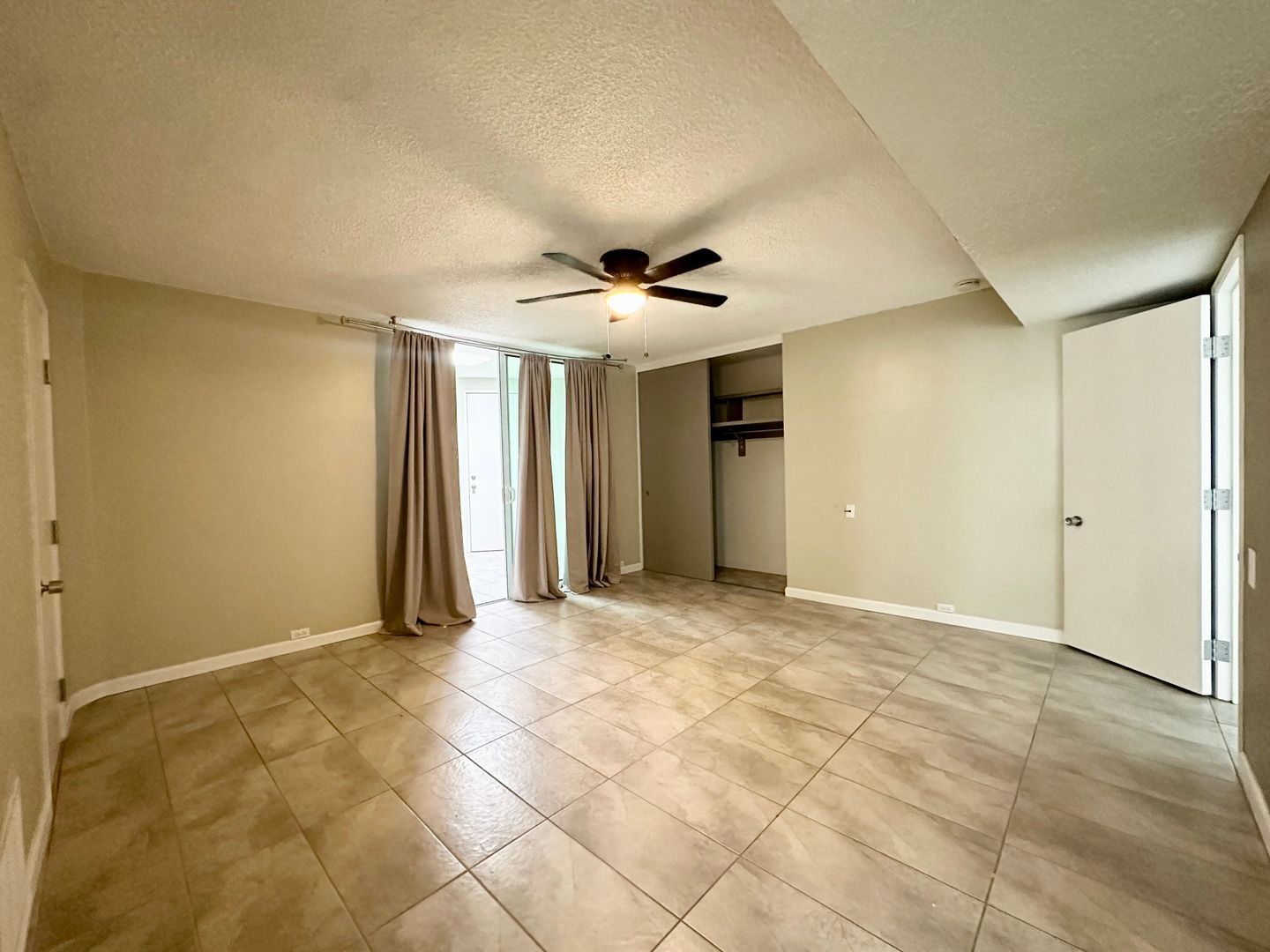 200 Camino Norte - Palm Springs - California - 2 bed, 2 bath rental property
