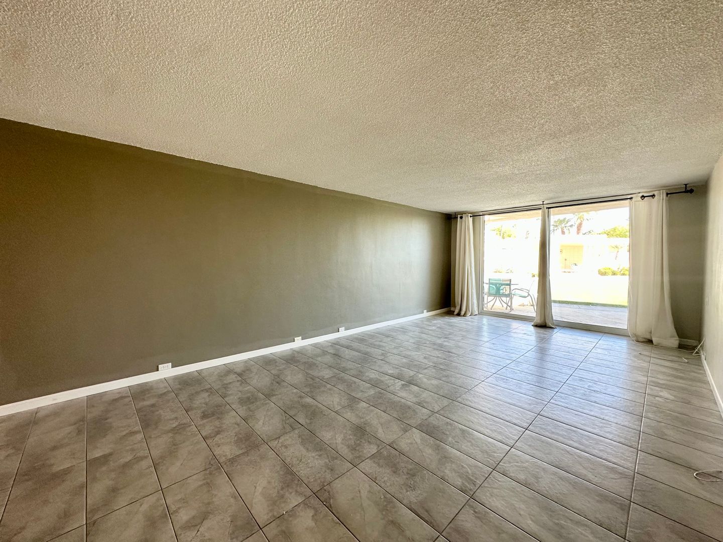 200 Camino Norte - Palm Springs - California - 2 bed, 2 bath rental property