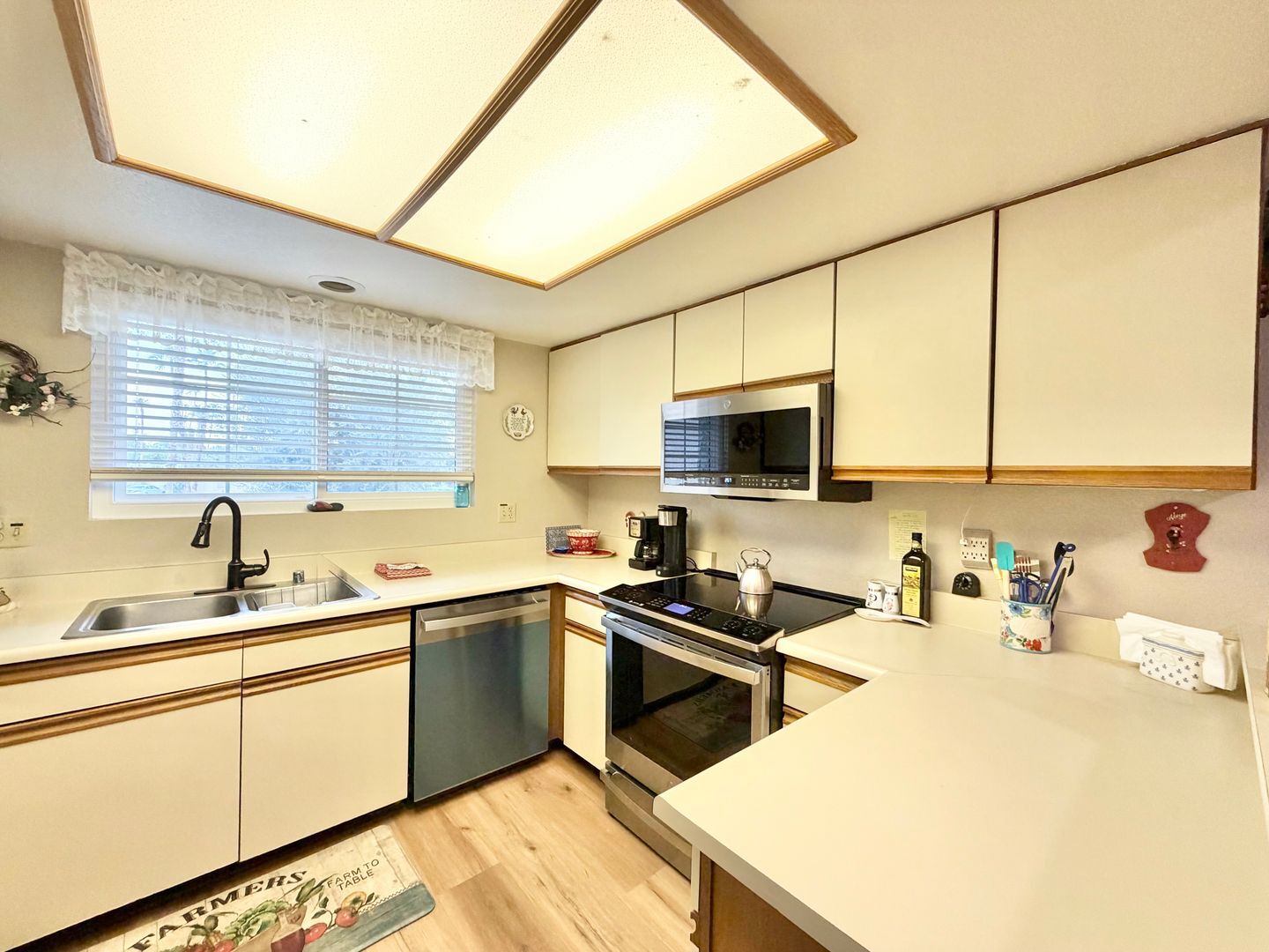 2001 E Camino Parocela Unit O-106 - Palm Springs - California - 1 bed, 1 bath rental property