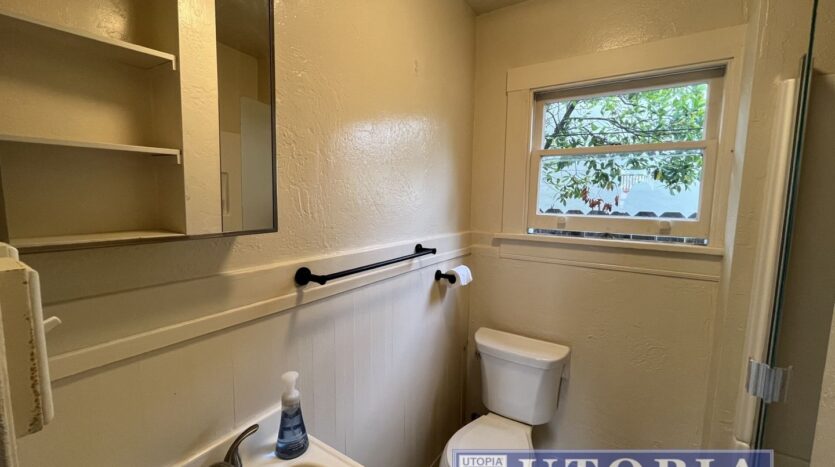 204 Hollister Ave. - Capitola - California - 1 bed, 1 bath rental property