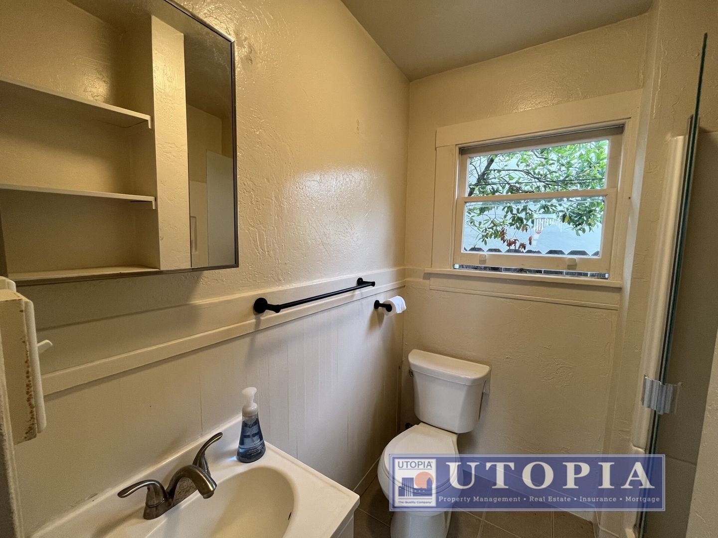 204 Hollister Ave. - Capitola - California - 1 bed, 1 bath rental property