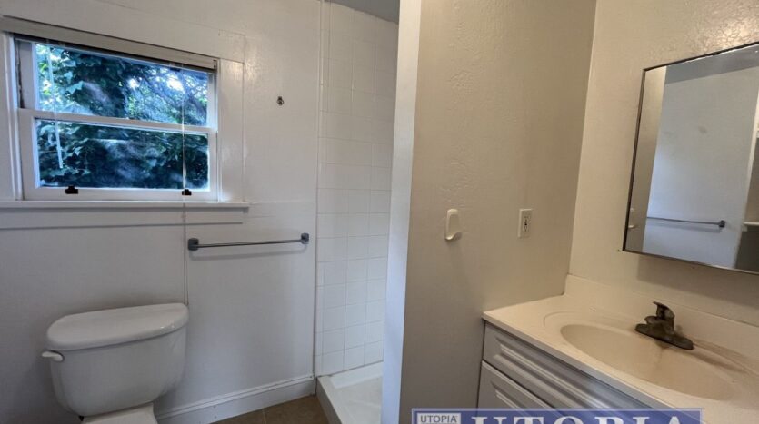 204 Hollister Ave. - Capitola - California - 1 bed, 1 bath rental property