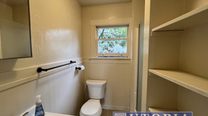 204 Hollister Ave. - Capitola - California - 1 bed, 1 bath rental property