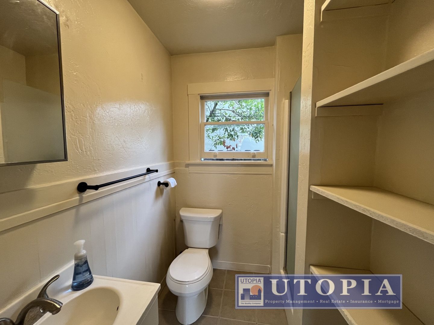 204 Hollister Ave. - Capitola - California - 1 bed, 1 bath rental property
