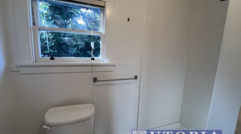 204 Hollister Ave. - Capitola - California - 1 bed, 1 bath rental property