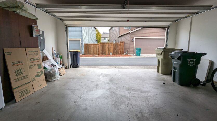 20954 SW Edgemont St. - Beaverton - Oregon - 3 bed, 3 bath rental property