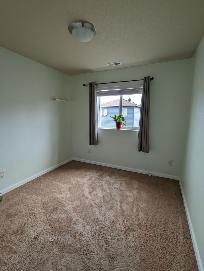 20954 SW Edgemont St. - Beaverton - Oregon - 3 bed, 3 bath rental property