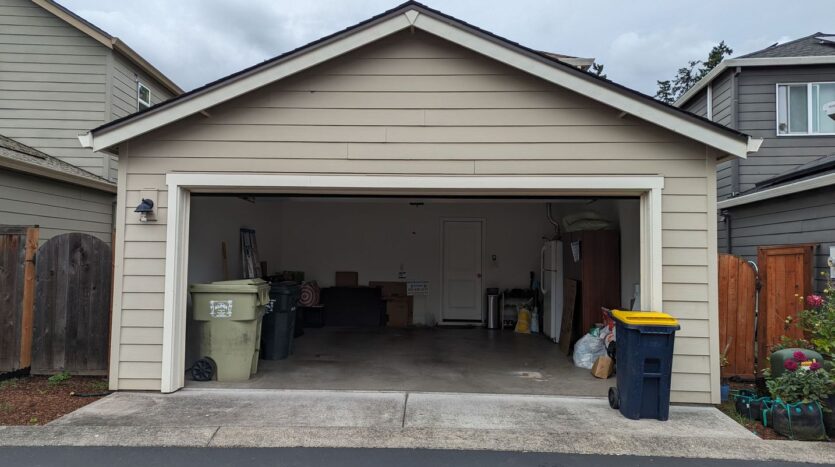 20954 SW Edgemont St. - Beaverton - Oregon - 3 bed, 3 bath rental property